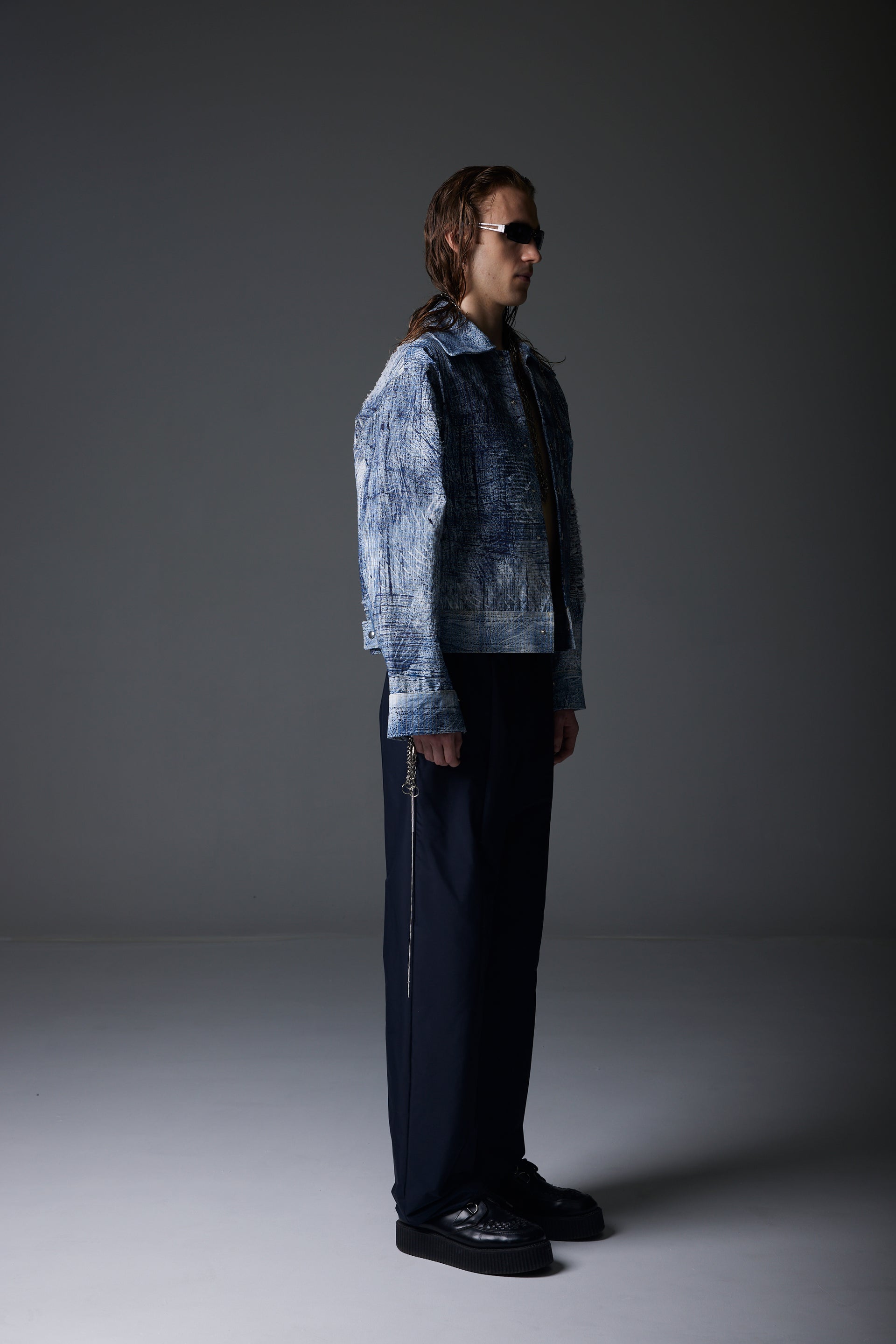 BLUE PRINTED DISTRESSED JEANS JACKET